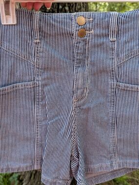 Universal Thread Striped High-Waist Denim Shorts - Blue/White Striped Sz 8/29